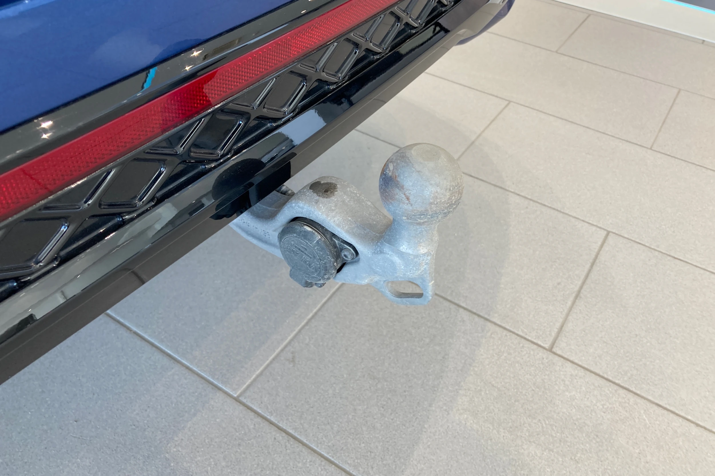 sininen Volkswagen Passat 2025 kuva 25.