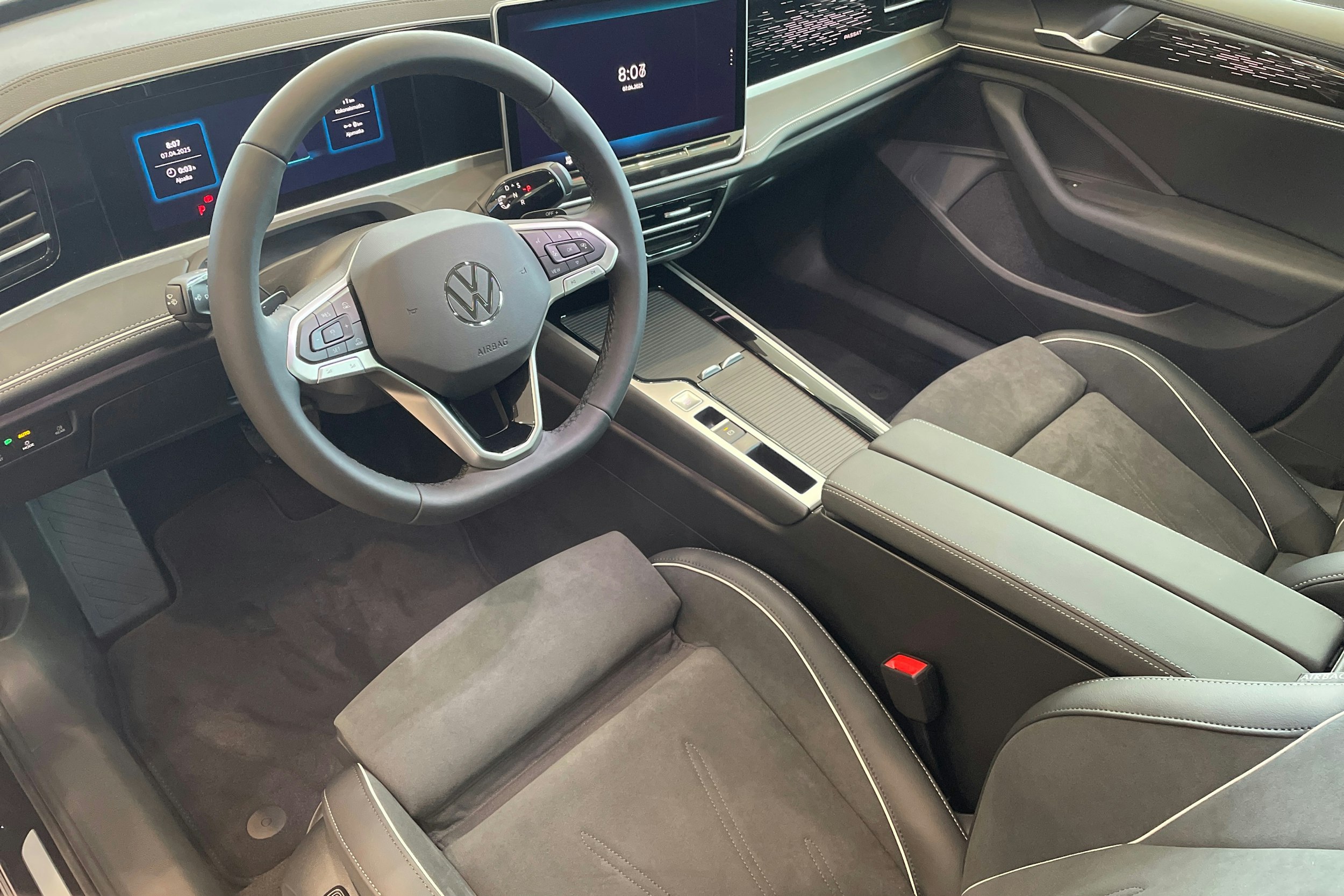 met. musta Volkswagen Passat 2025 kuva 6.