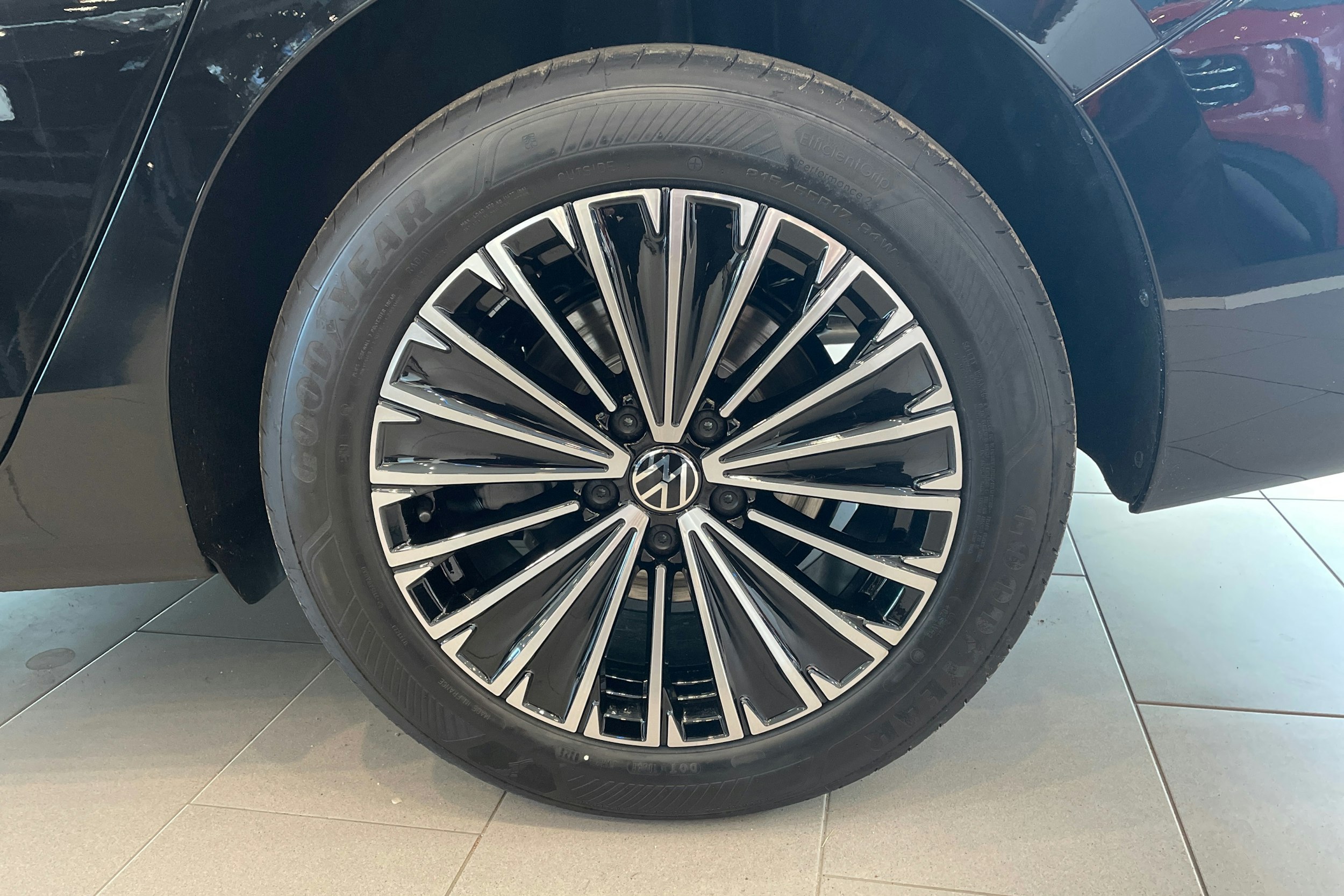 met. musta Volkswagen Passat 2025 kuva 9.
