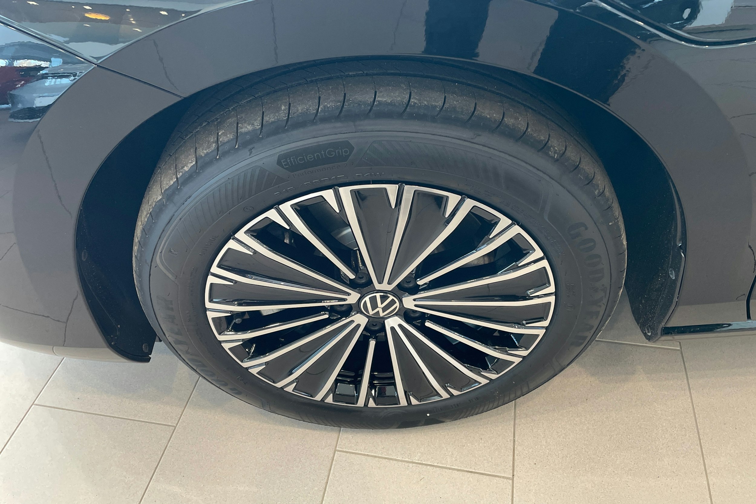 met. musta Volkswagen Passat 2025 kuva 10.