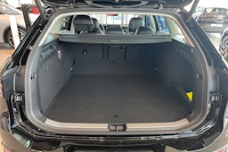 met. musta Volkswagen Passat 2025 kuva 11.