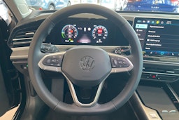 met. musta Volkswagen Passat 2025 kuva 15.