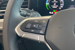 met. musta Volkswagen Passat 2025 kuva 17.