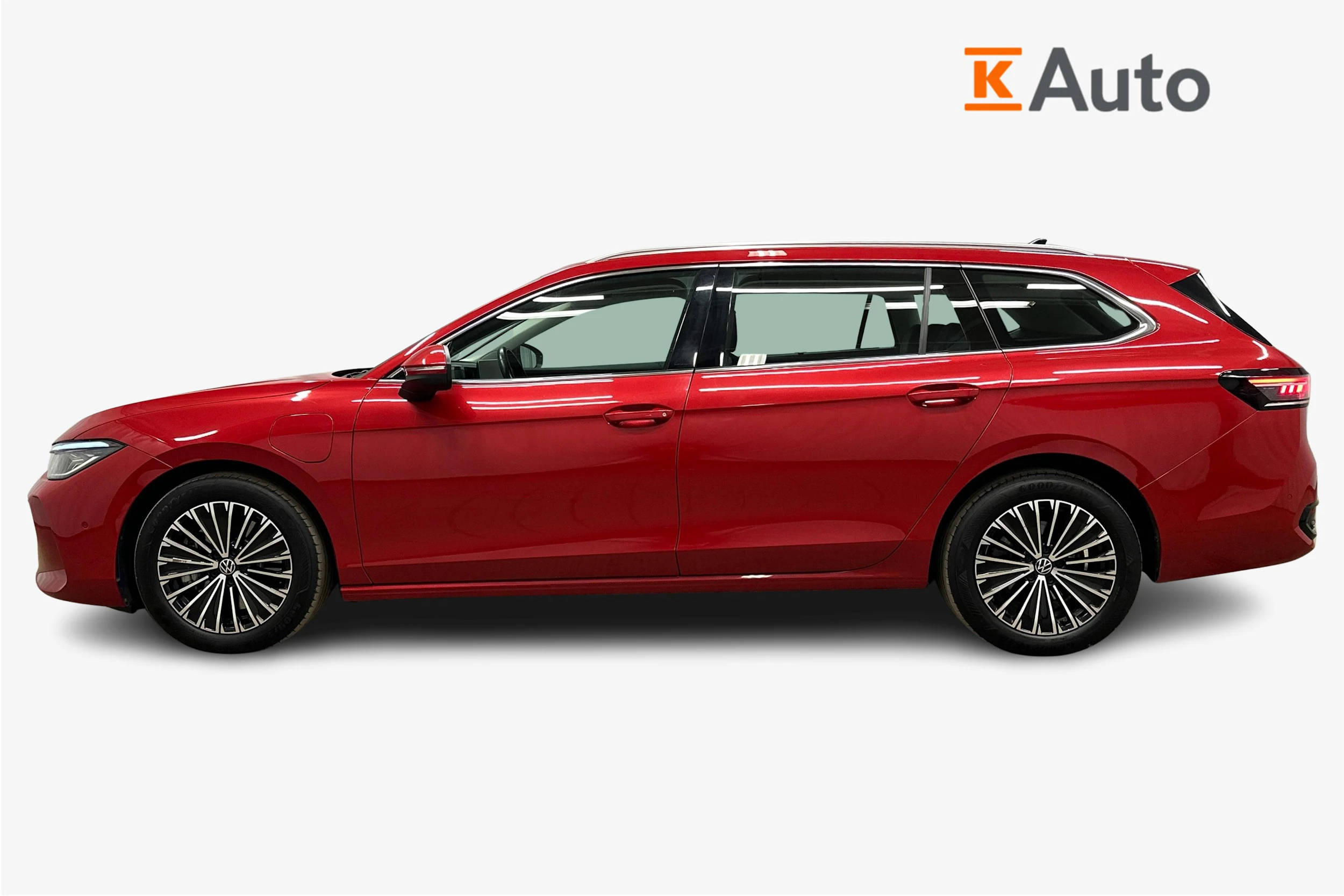 punainen Volkswagen Passat 2025 kuva 7.