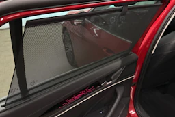 punainen Volkswagen Passat 2025 kuva 21.