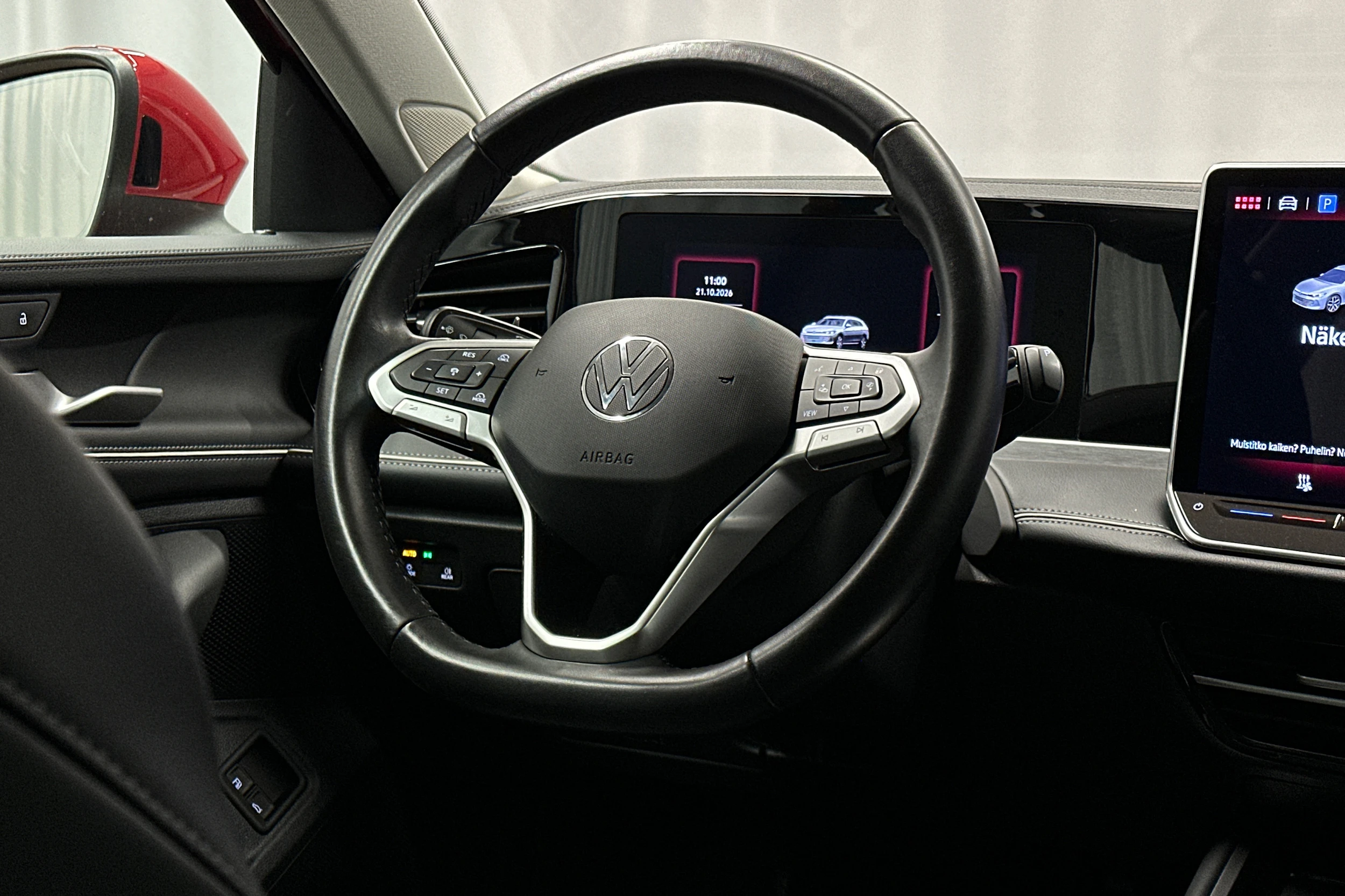 punainen Volkswagen Passat 2025 kuva 22.