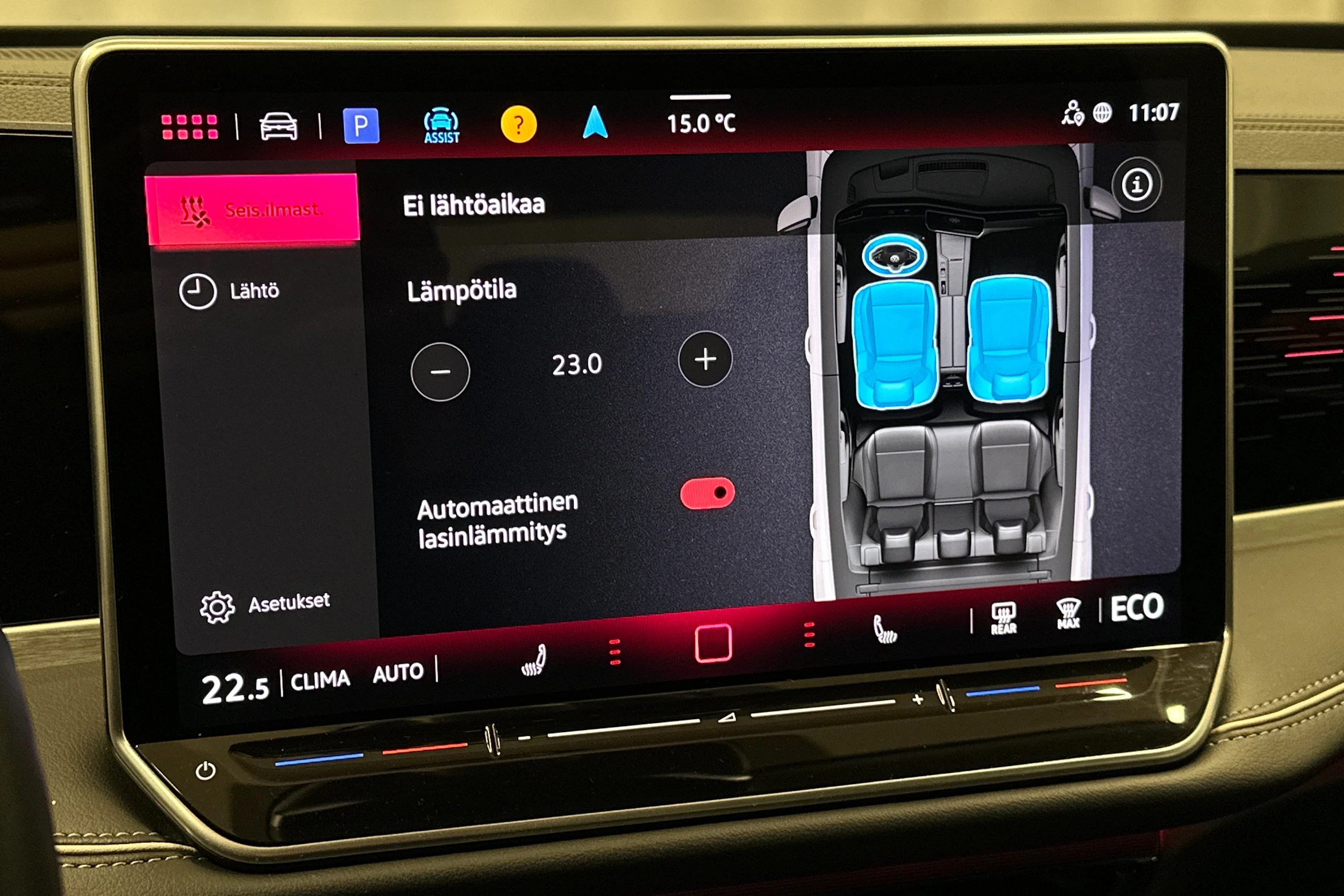punainen Volkswagen Passat 2025 kuva 32.