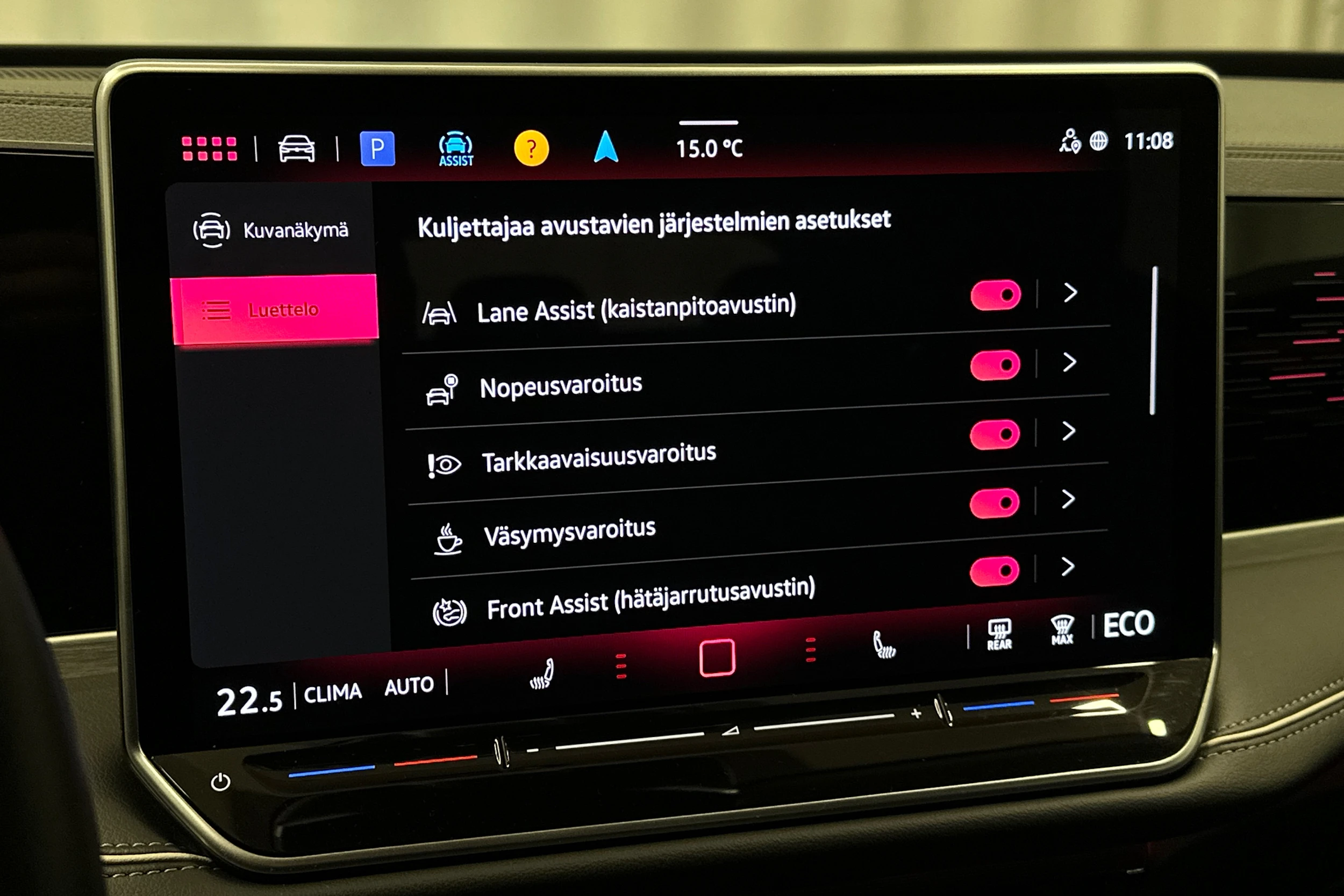 punainen Volkswagen Passat 2025 kuva 33.