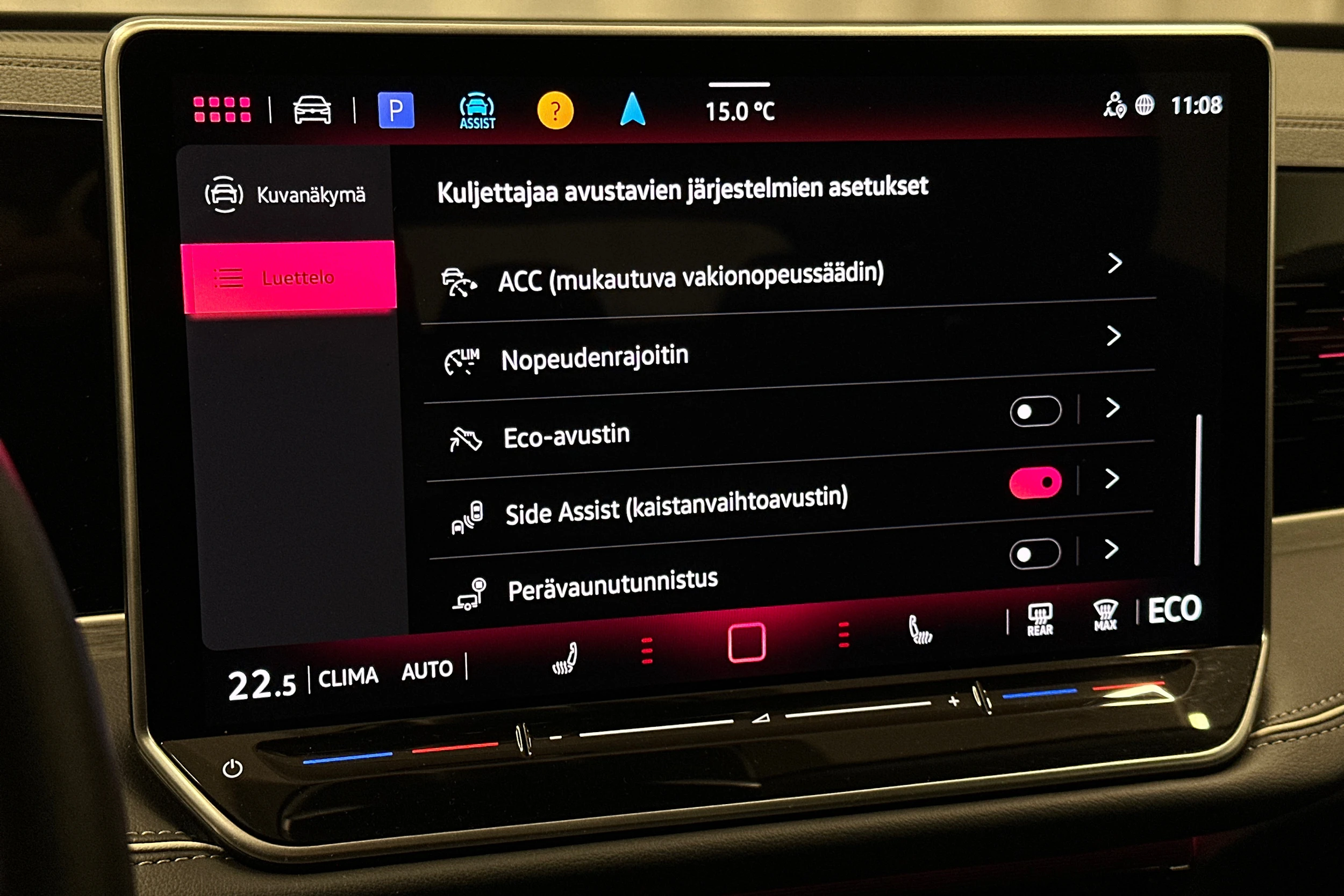 punainen Volkswagen Passat 2025 kuva 34.