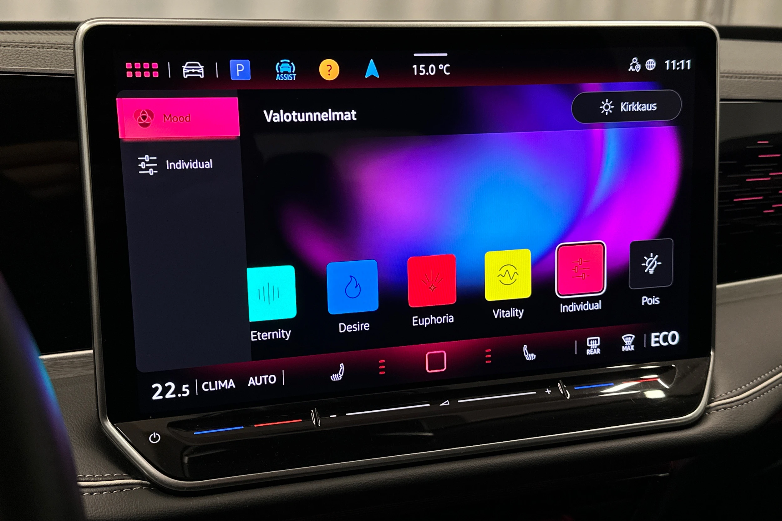 punainen Volkswagen Passat 2025 kuva 40.