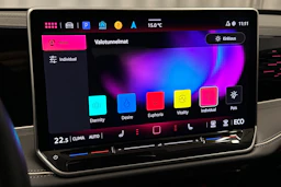 punainen Volkswagen Passat 2025 kuva 40.