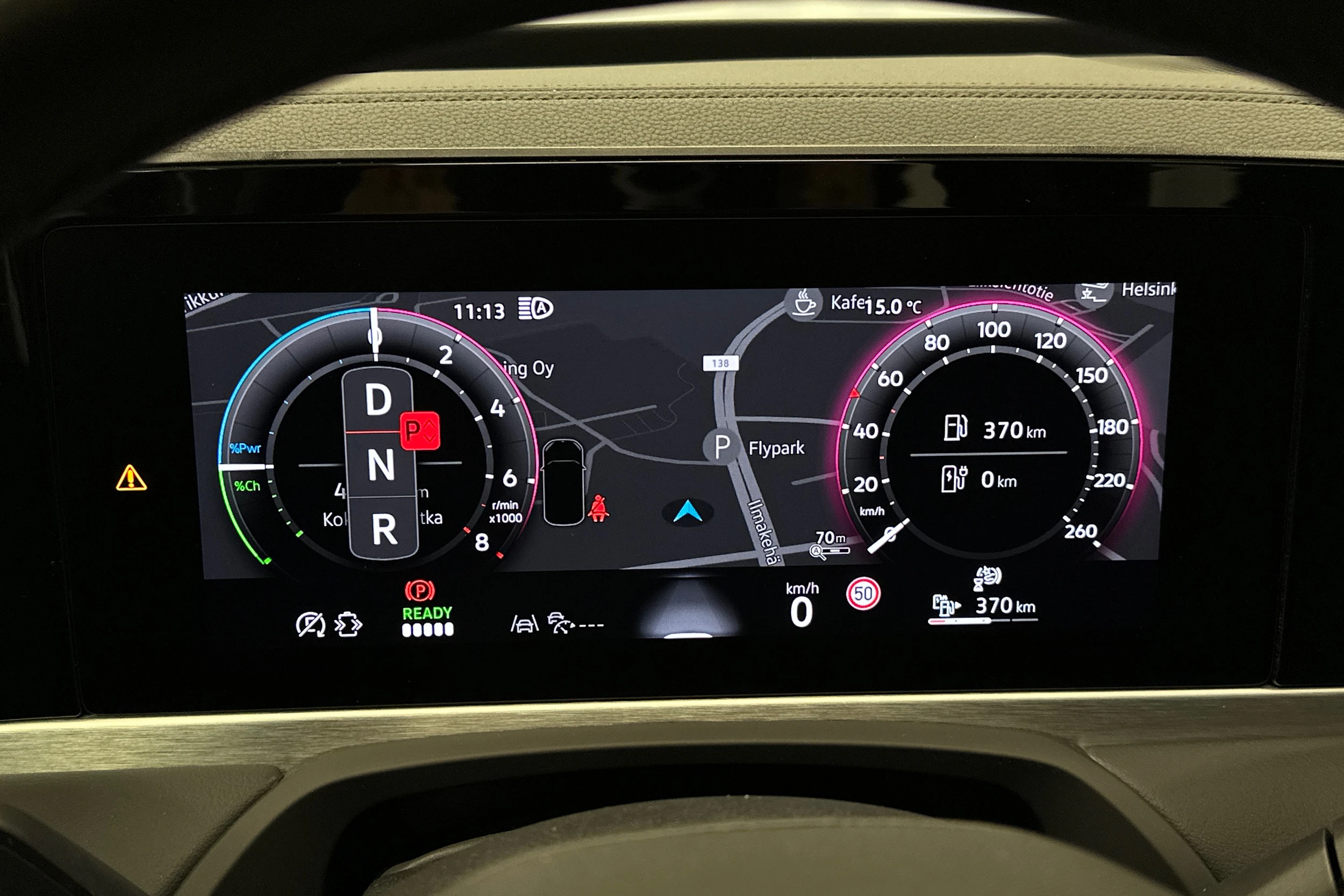 punainen Volkswagen Passat 2025 kuva 43.