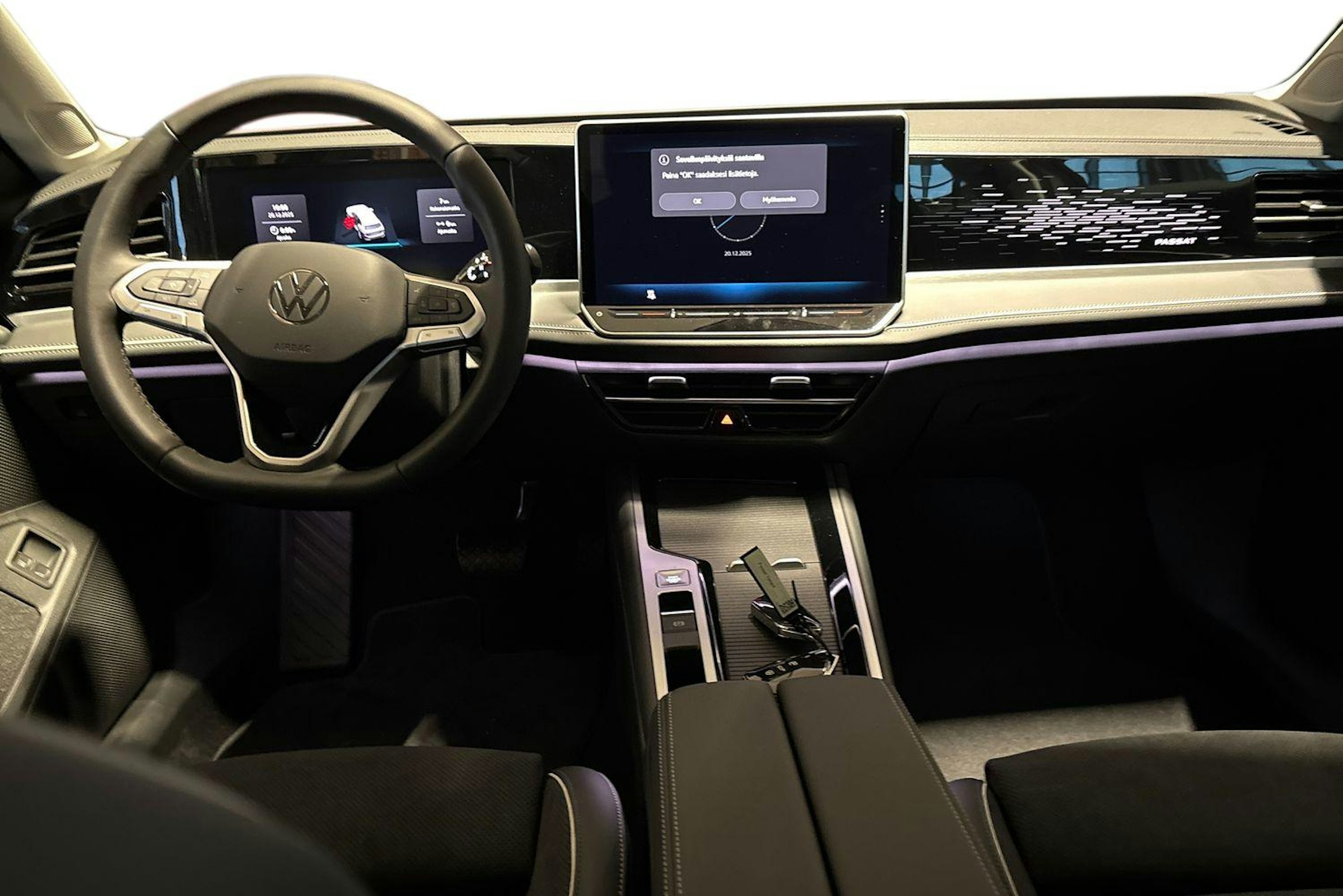 harmaa Volkswagen Passat 2026 kuva 7.