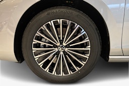 harmaa Volkswagen Passat 2026 kuva 9.