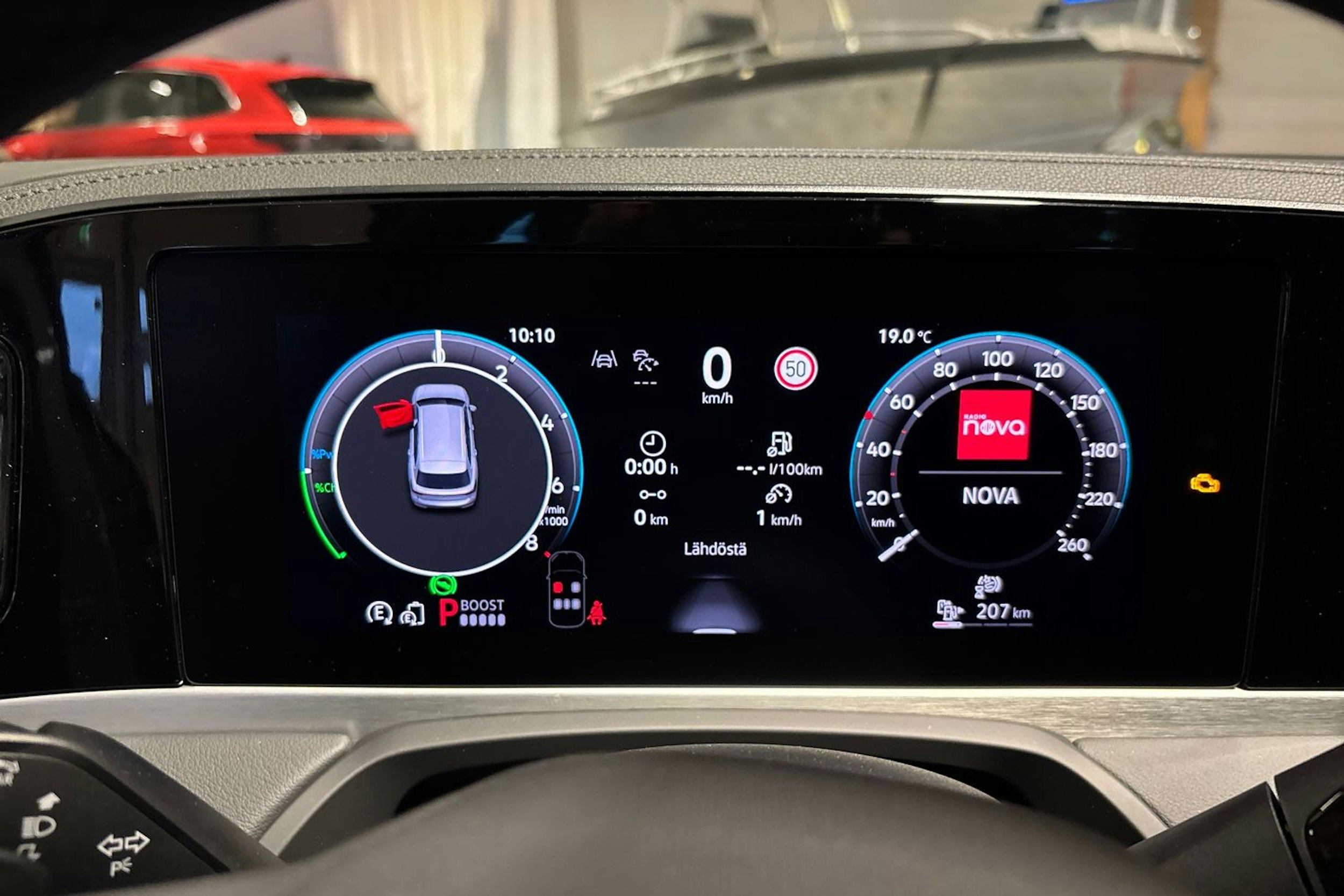 harmaa Volkswagen Passat 2026 kuva 12.