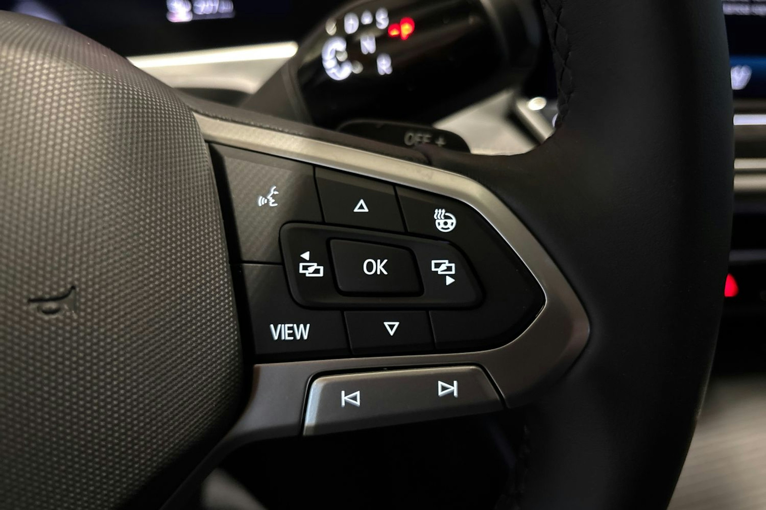 harmaa Volkswagen Passat 2026 kuva 14.