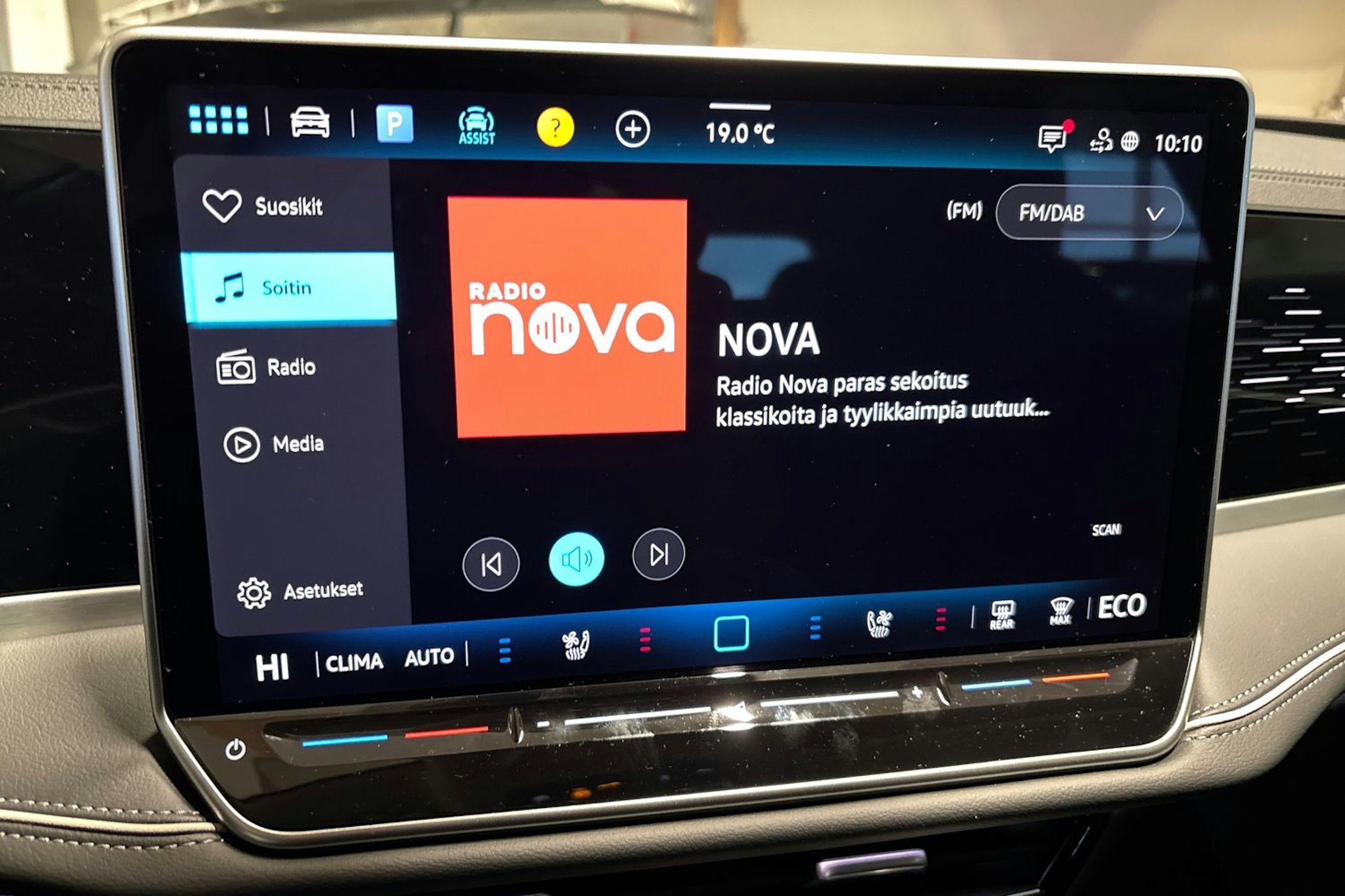 harmaa Volkswagen Passat 2026 kuva 15.