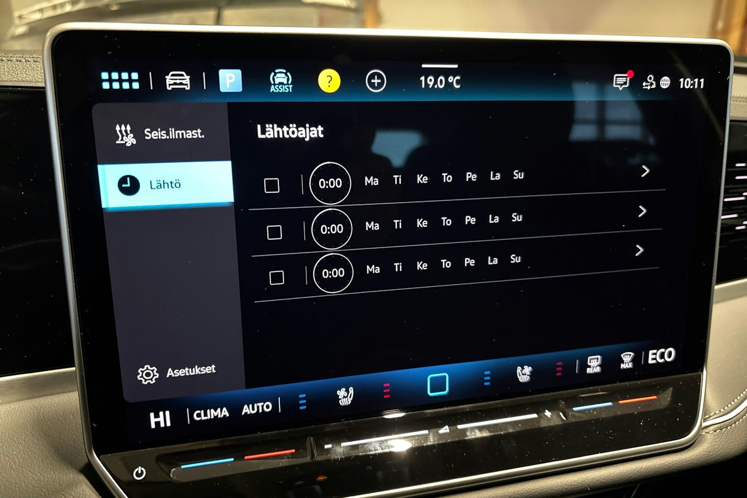 harmaa Volkswagen Passat 2026 kuva 18.