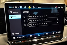 harmaa Volkswagen Passat 2026 kuva 18.