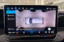 harmaa Volkswagen Passat 2025 kuva 14.