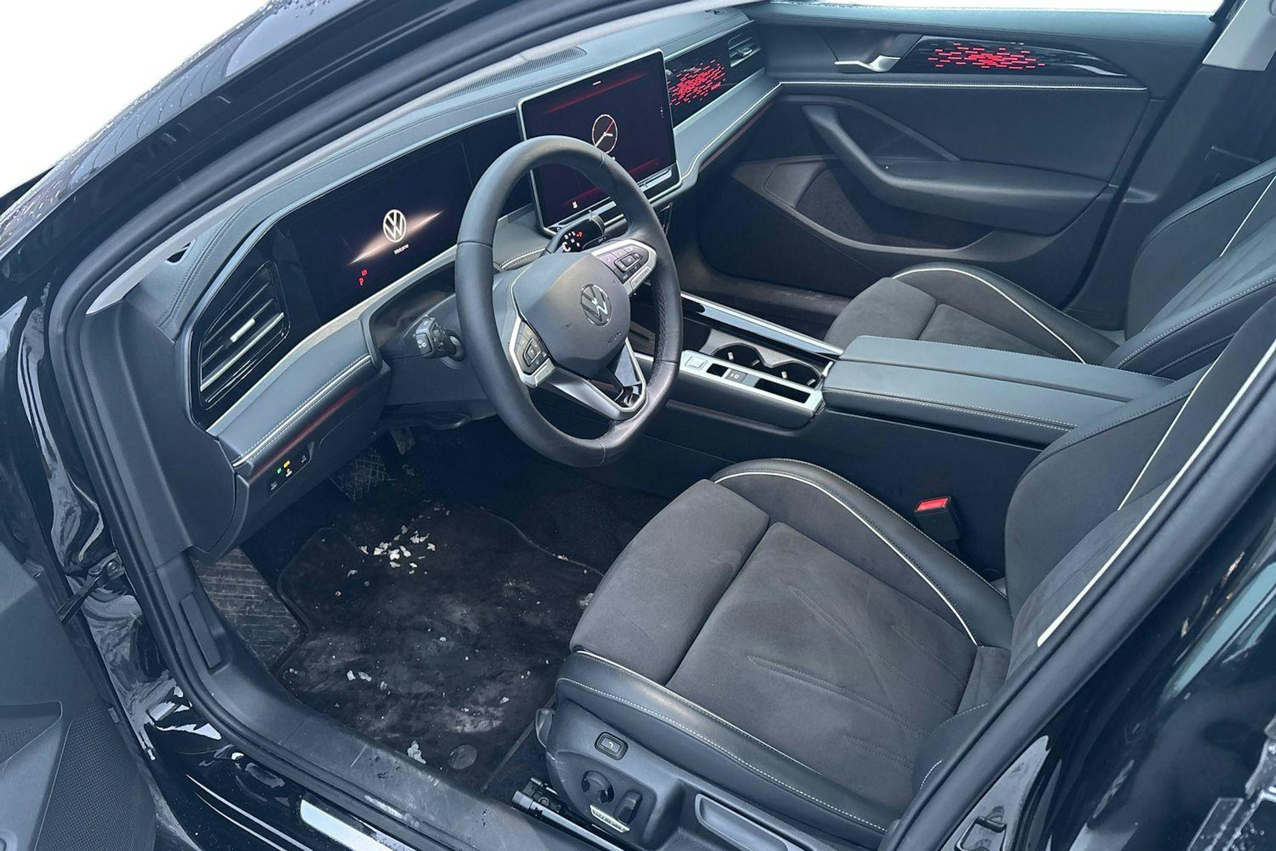 musta Volkswagen Passat 2025 kuva 3.