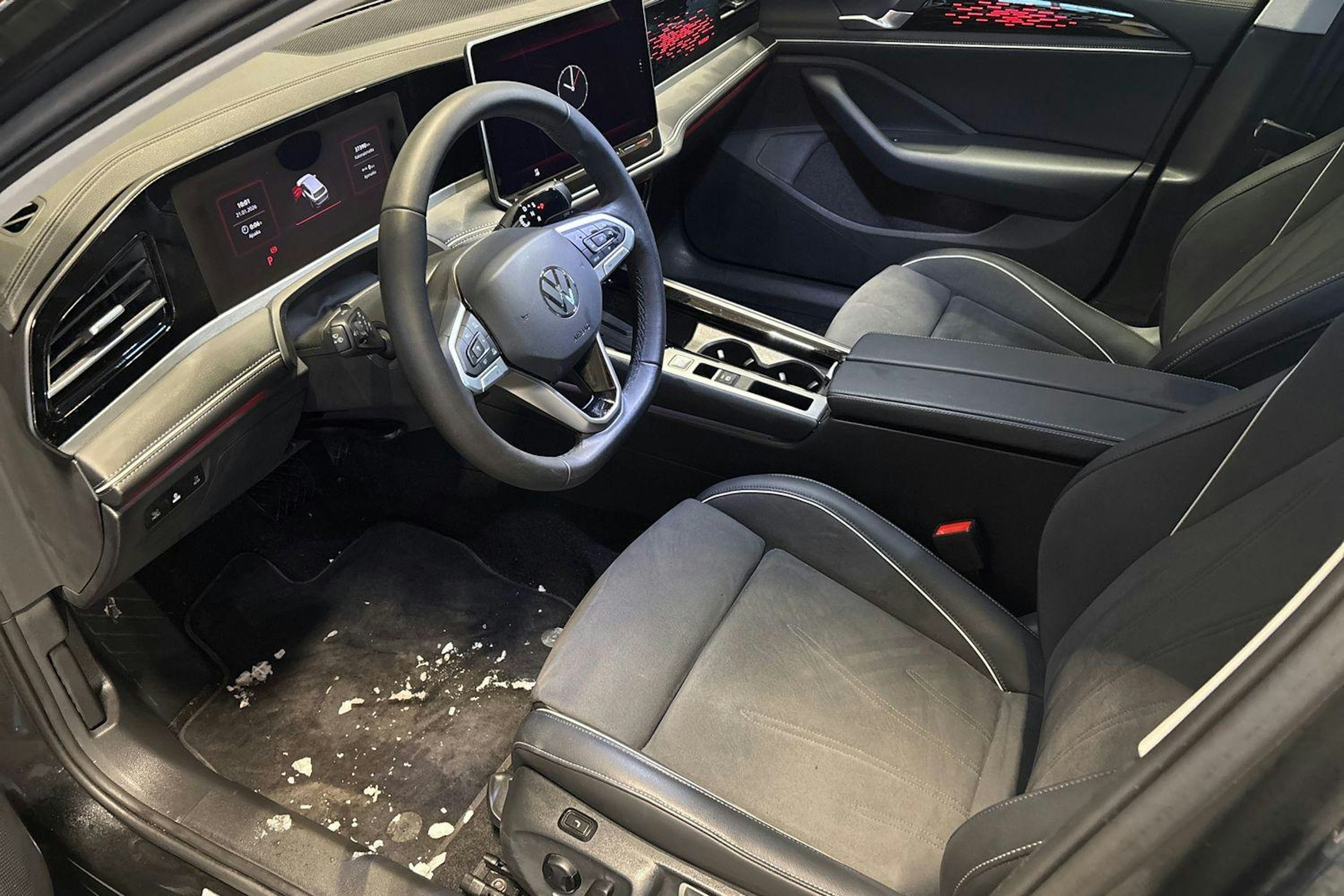 musta Volkswagen Passat 2025 kuva 7.