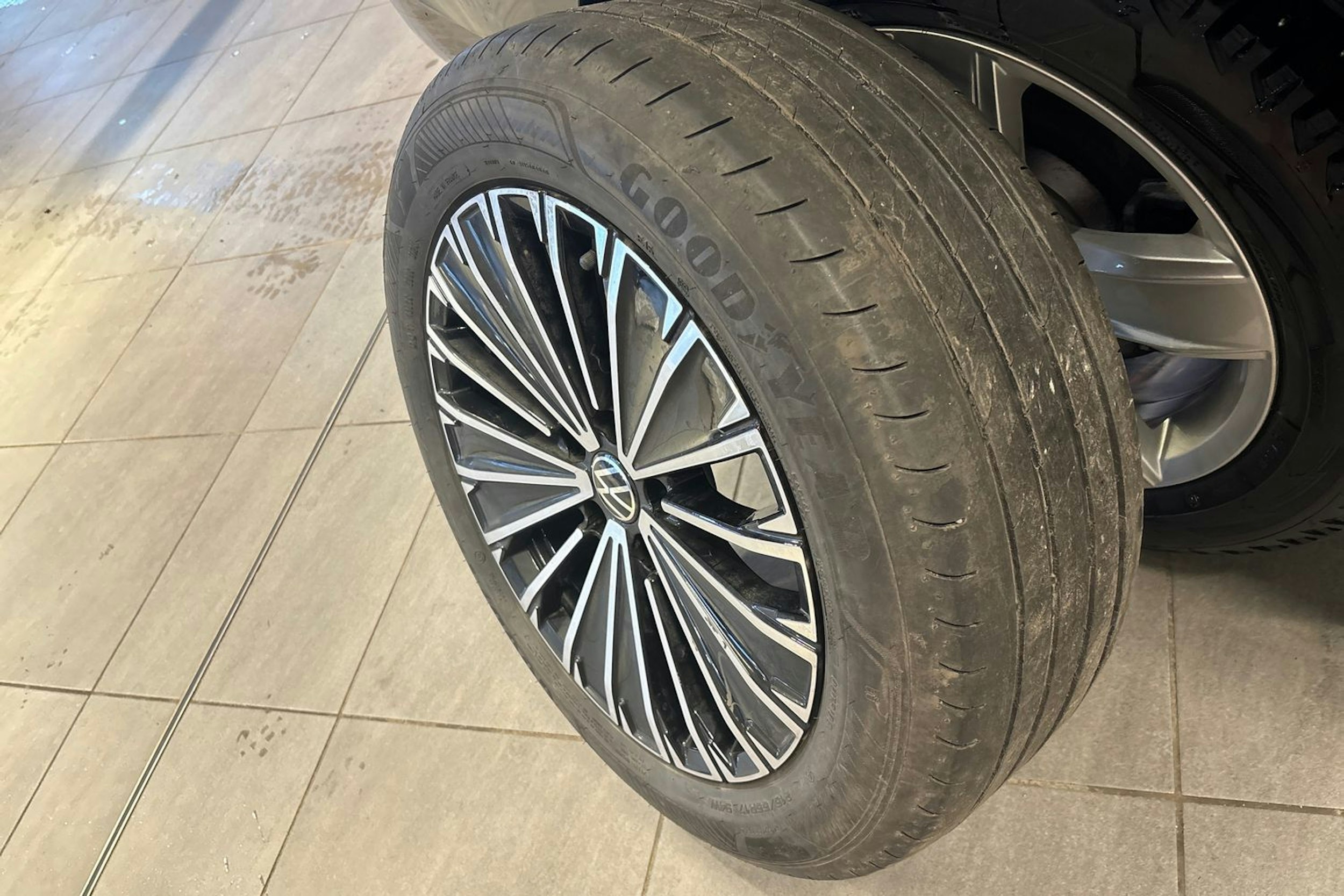 musta Volkswagen Passat 2025 kuva 14.