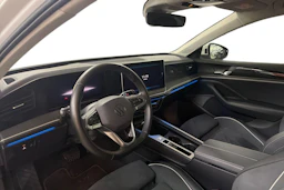 valkoinen Volkswagen Passat 2025 kuva 3.