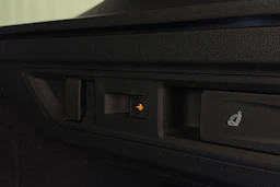 valkoinen Volkswagen Passat 2025 kuva 14.
