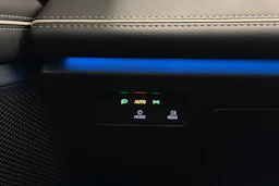 valkoinen Volkswagen Passat 2025 kuva 20.