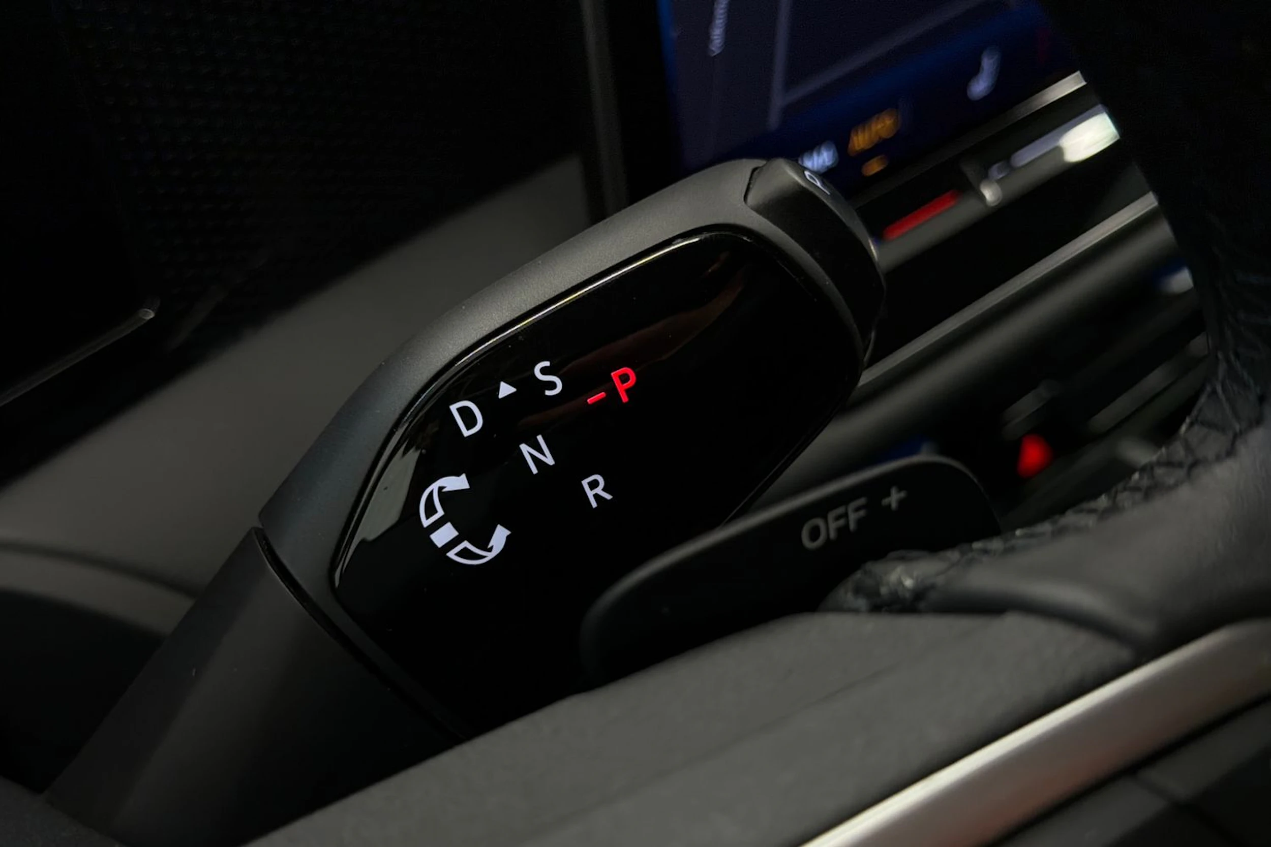 valkoinen Volkswagen Passat 2025 kuva 23.