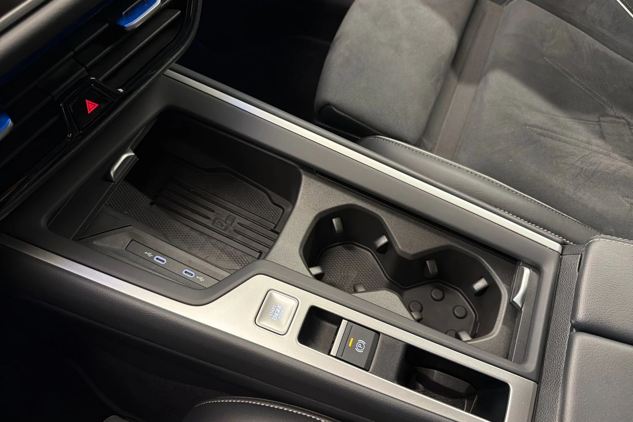 valkoinen Volkswagen Passat 2025 kuva 24.