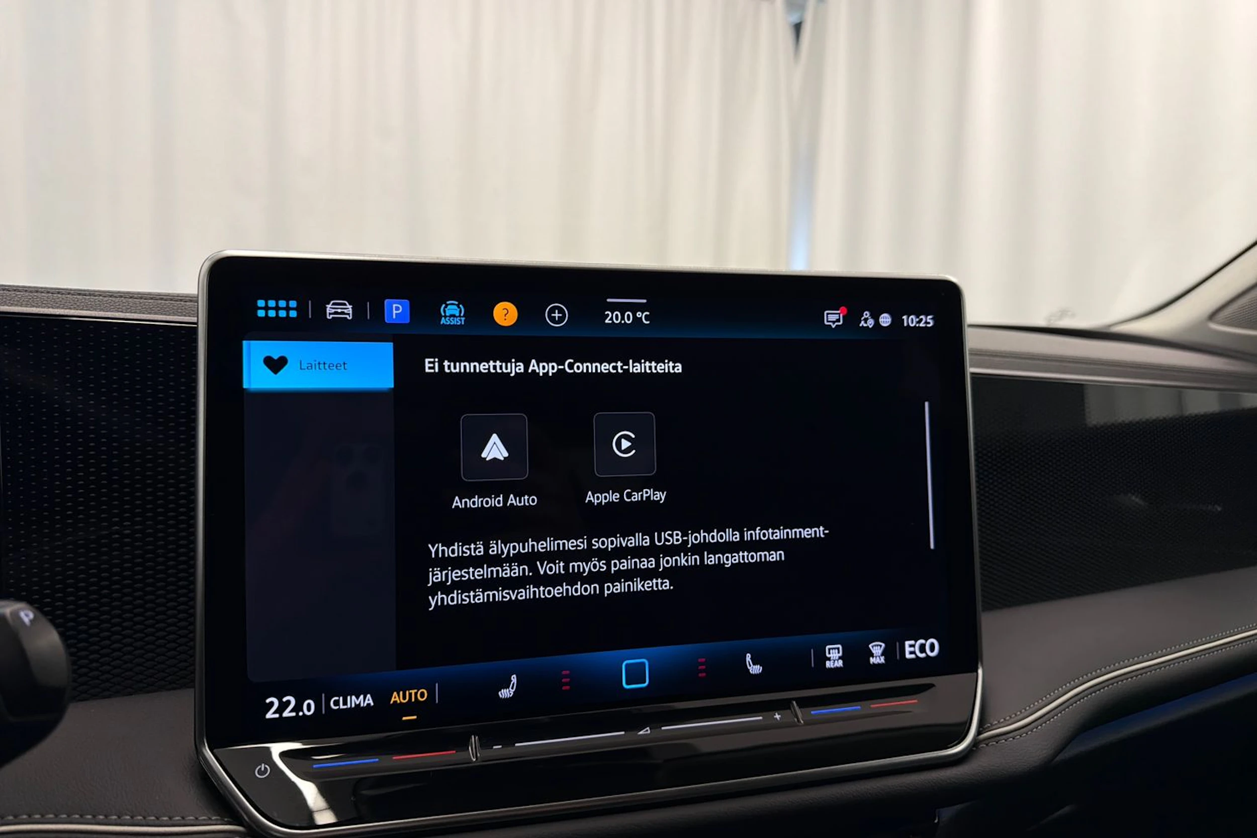 valkoinen Volkswagen Passat 2025 kuva 26.