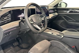 valkoinen Volkswagen Passat 2025 kuva 6.