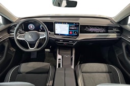 valkoinen Volkswagen Passat 2025 kuva 7.