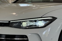 valkoinen Volkswagen Passat 2025 kuva 10.