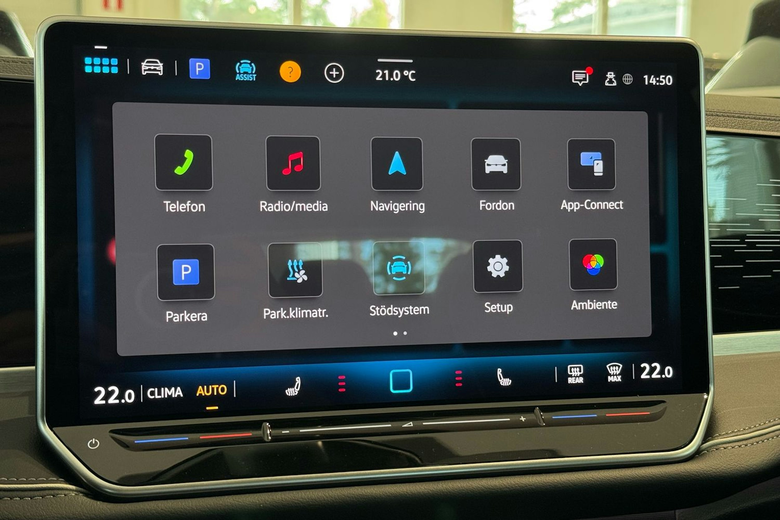 valkoinen Volkswagen Passat 2025 kuva 17.
