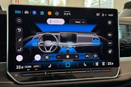 valkoinen Volkswagen Passat 2025 kuva 26.
