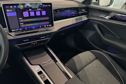 valkoinen Volkswagen Passat 2025 kuva 27.