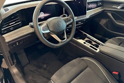 musta Volkswagen Passat 2025 kuva 6.