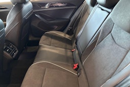 musta Volkswagen Passat 2025 kuva 8.