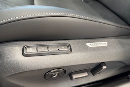 musta Volkswagen Passat 2025 kuva 13.