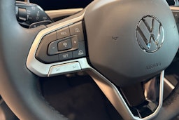 musta Volkswagen Passat 2025 kuva 14.