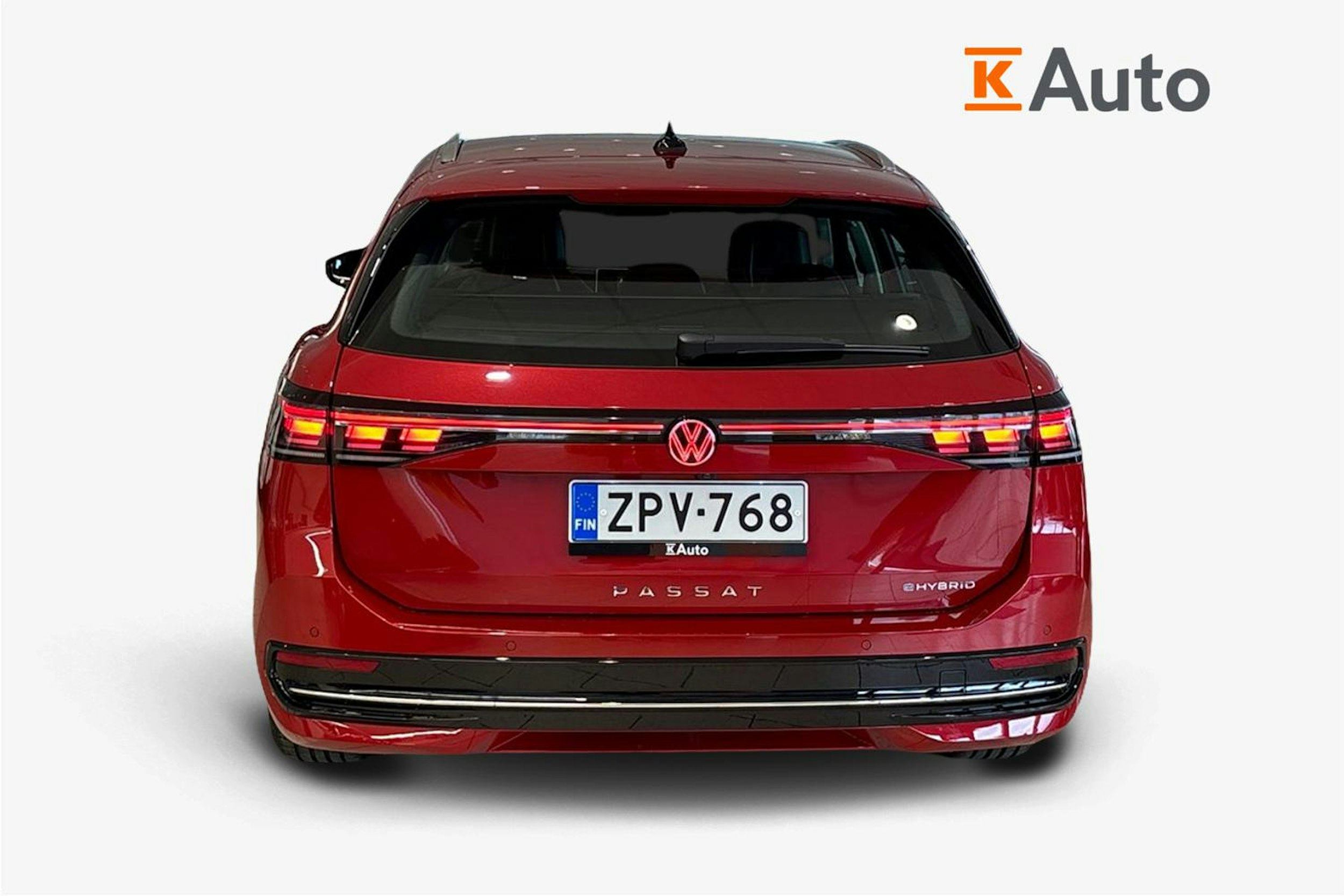 punainen Volkswagen Passat 2025 kuva 3.