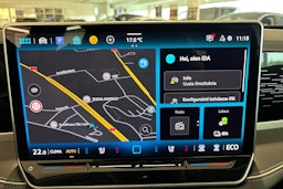 punainen Volkswagen Passat 2025 kuva 13.