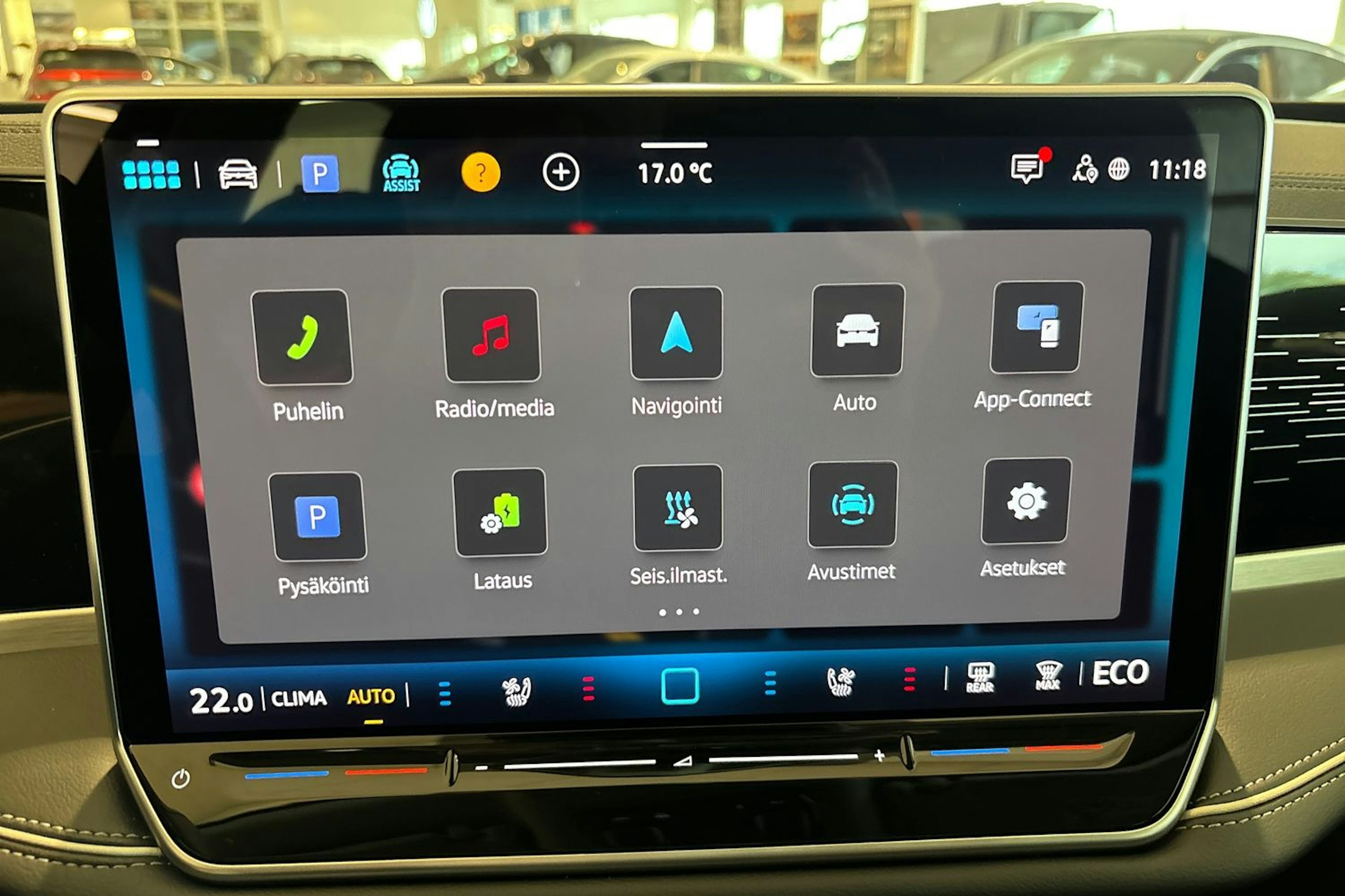 punainen Volkswagen Passat 2025 kuva 14.