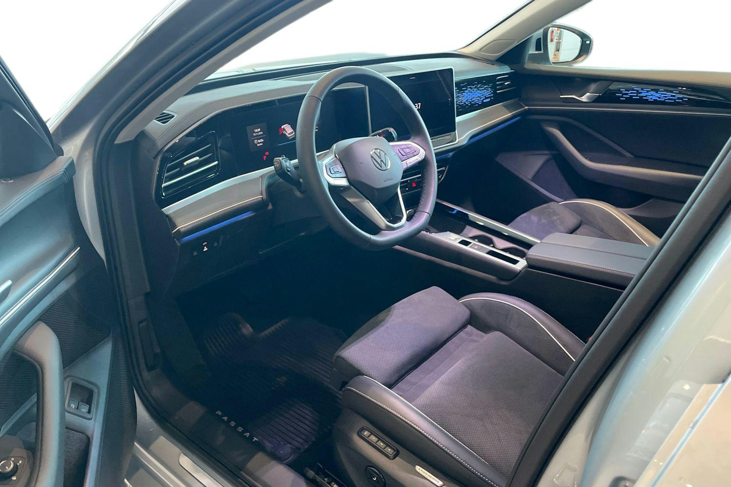 hopea Volkswagen Passat 2025 kuva 6.