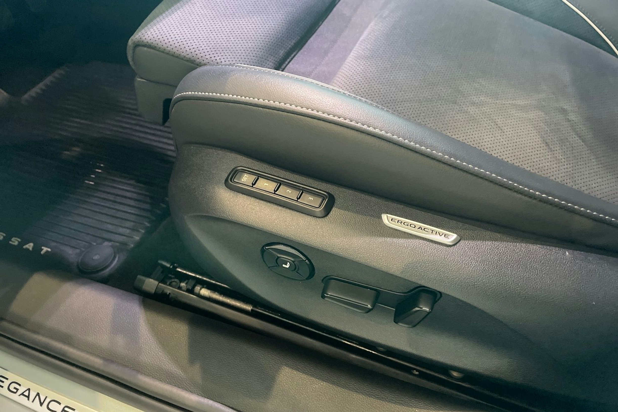 hopea Volkswagen Passat 2025 kuva 12.