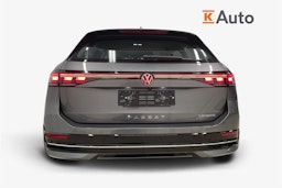 harmaa Volkswagen Passat 2025 kuva 3.