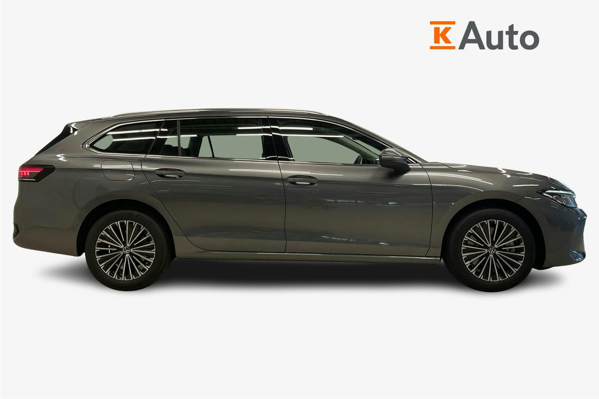 harmaa Volkswagen Passat 2025 kuva 5.